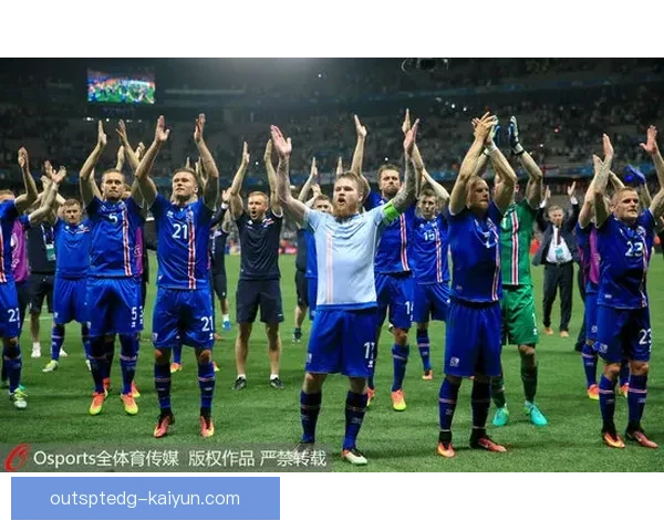 穆西亚拉近期与球迷互动方式展现亲和力，持续提升公众形象